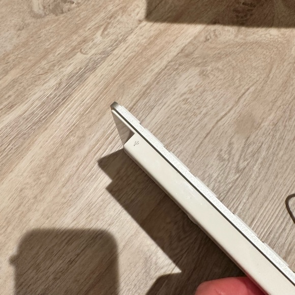 Apple full size keyboard (usb wired) - Picture 5 of 5